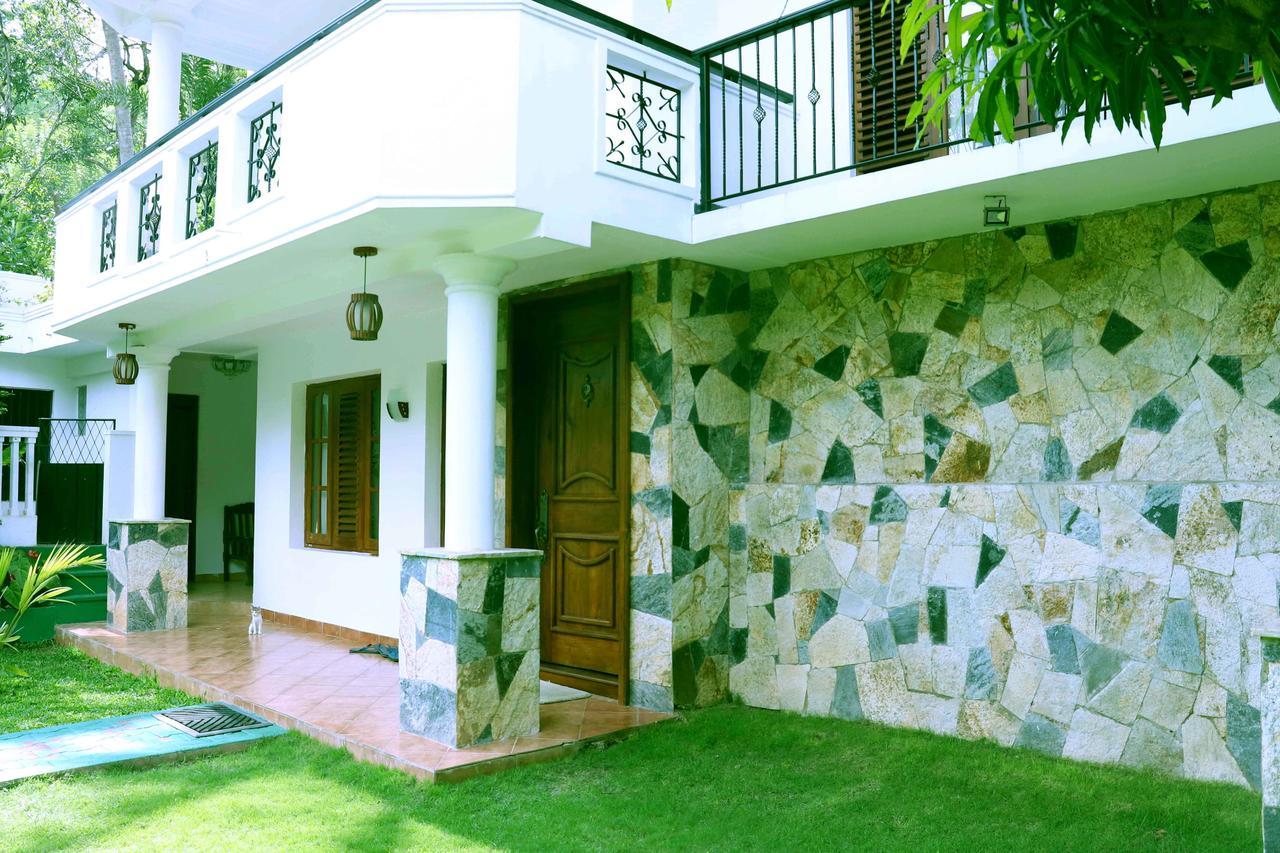 Villa Royce Канди Екстериор снимка