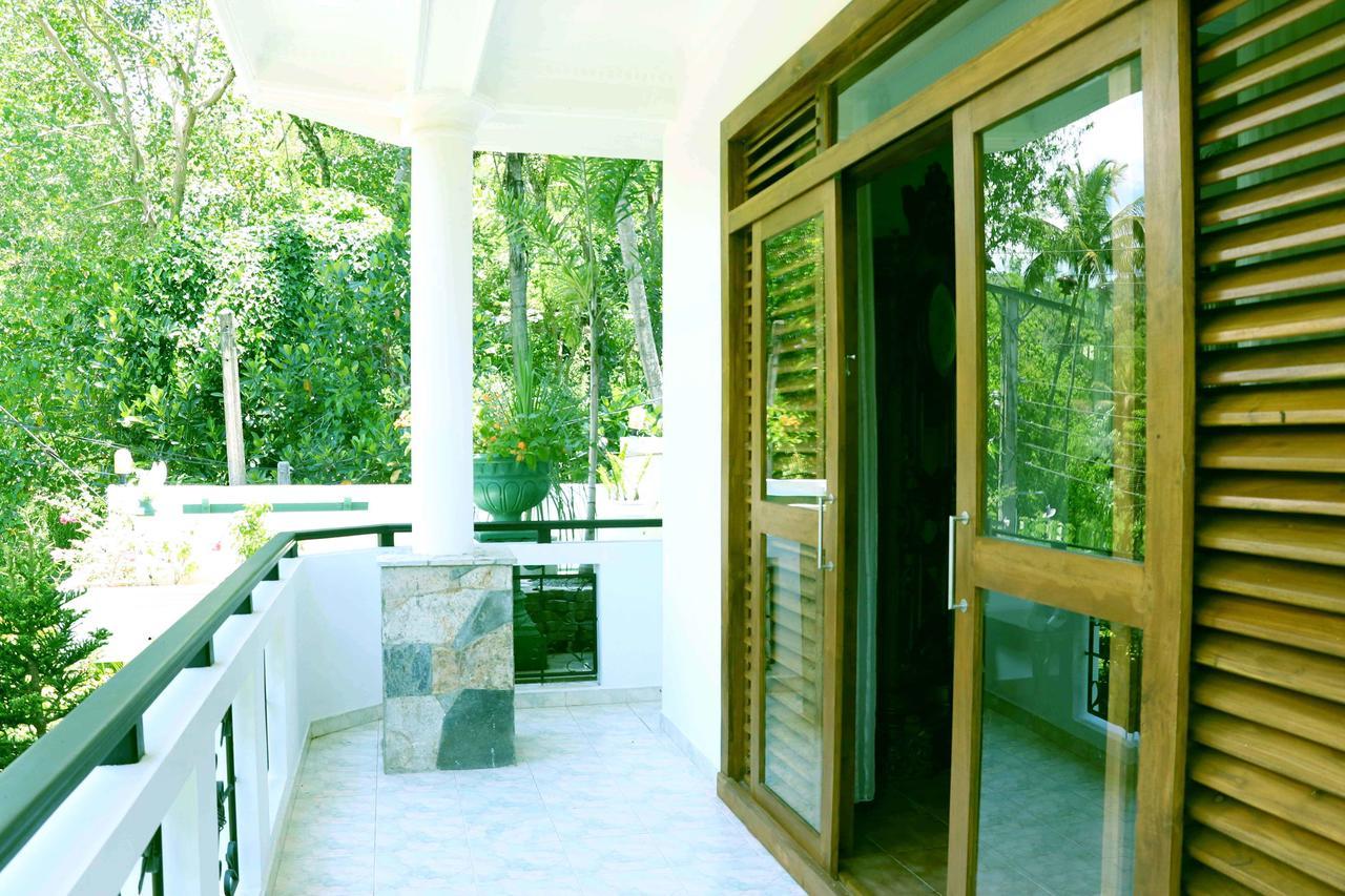 Villa Royce Канди Екстериор снимка
