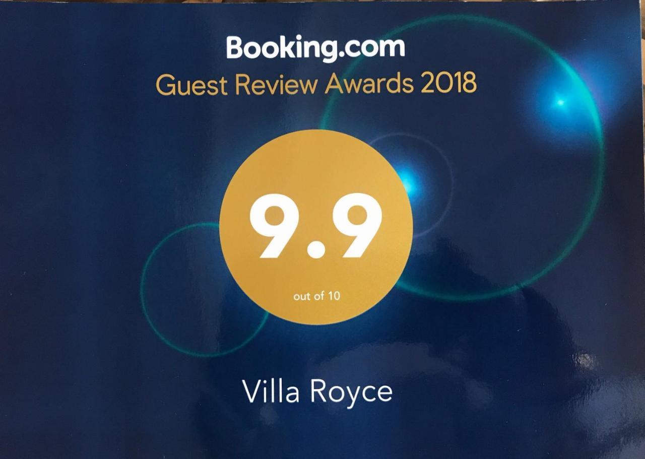 Villa Royce Канди Екстериор снимка